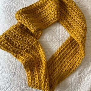 Crochet infinity scarf